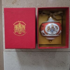 Historic Royal Palaces Porcelain Christmas Ornament Royal Coat of Arms Crest